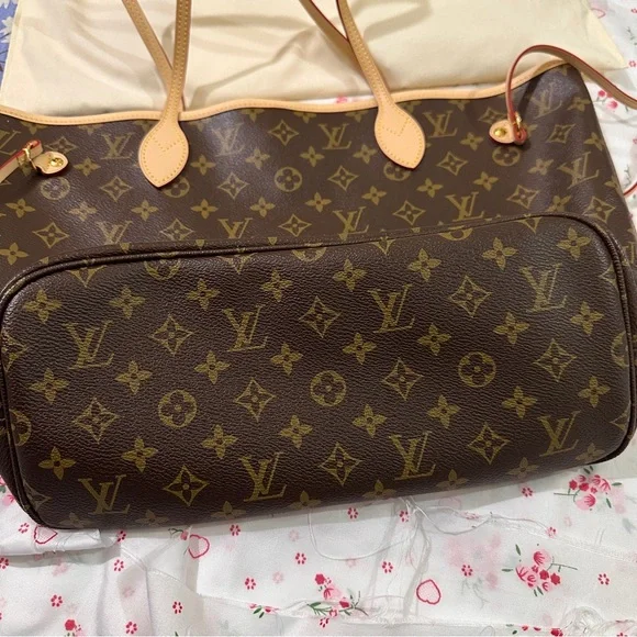 Louis Vuitton Neverfull Medium Shopping Bag (Fuchsia Lined) - Picture 6 of 6